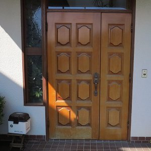 八王子市ヤマハ玄関ドア塗装工事前